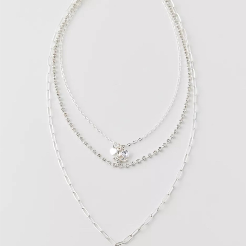 NWOT Rhinestone Butterfly Layered Necklace - Picture 2 of 8